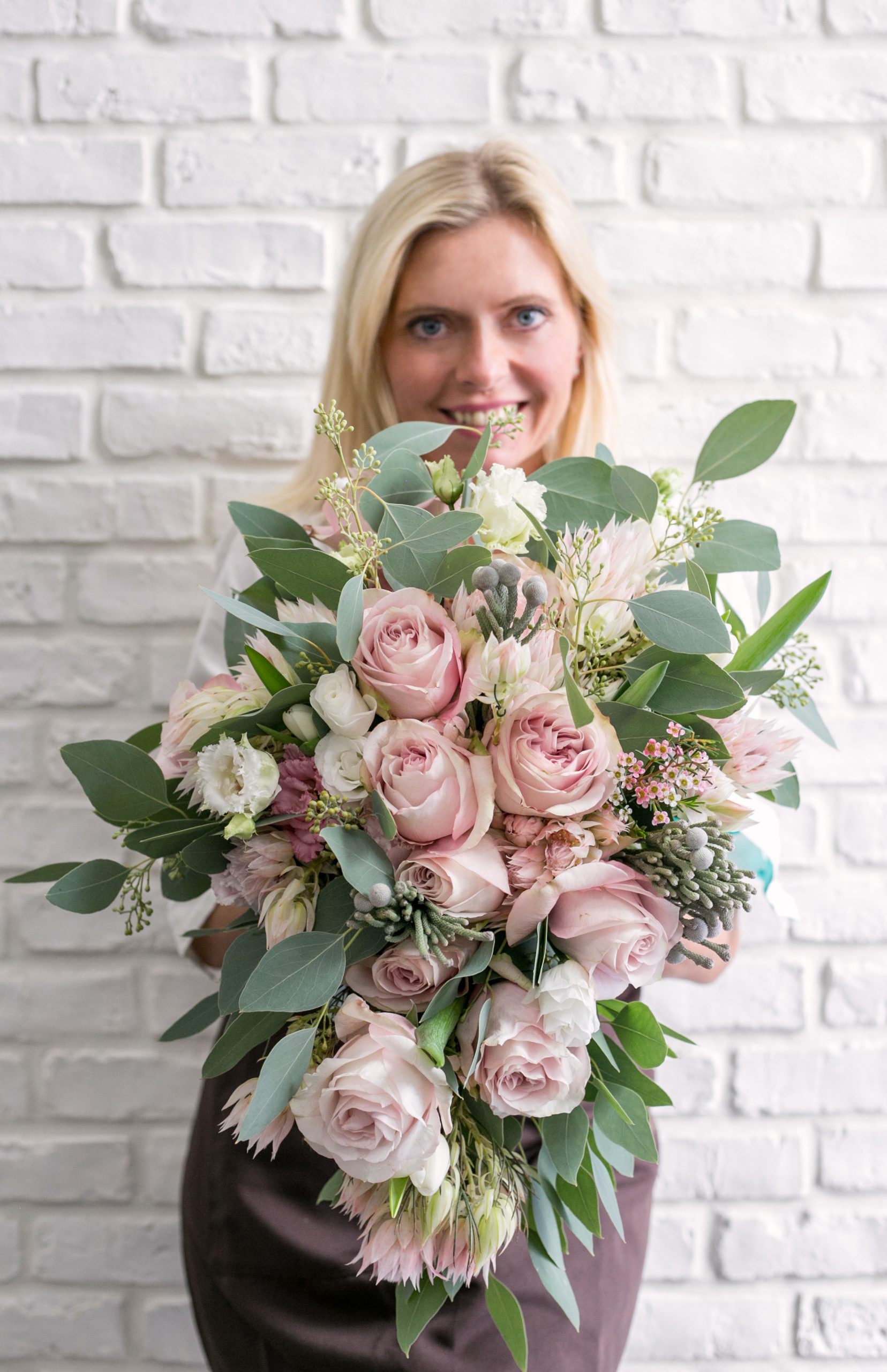 Bouquet di rose eucalipto