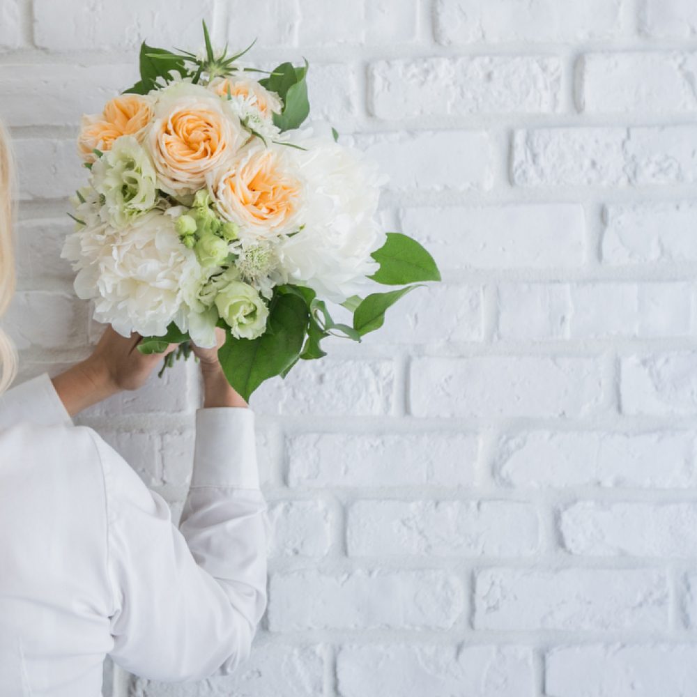 bouquet sposa peonie bianche